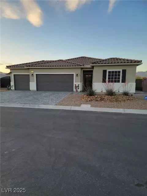 92 Hawk Ave, Pahrump, NV 89060