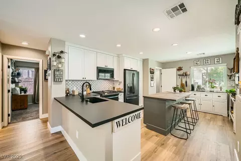 3257 River Glorious Ln, Las Vegas, NV 89135