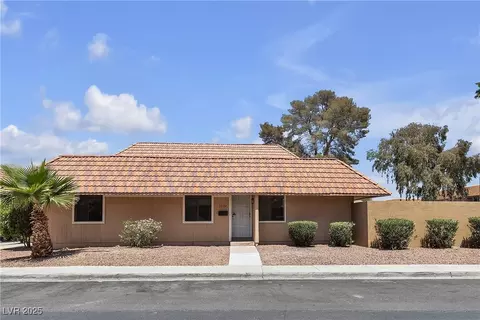 2504 Paradise Village Way, Las Vegas, NV 89120