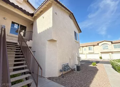 4941 Black Bear Rd #202, Las Vegas, NV 89149