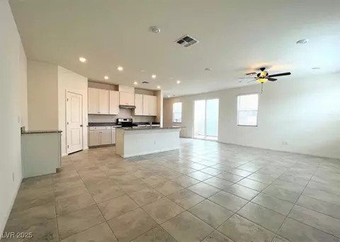 2970 Saltillo Ln, Las Vegas, NV 89121