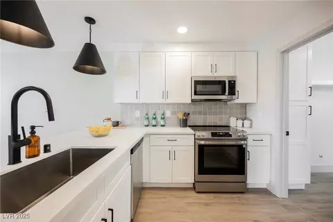 1800 Edmond St #115, Las Vegas, NV 89146