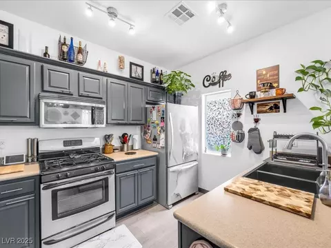 6324 Desert Leaf St #3, North Las Vegas, NV 89081