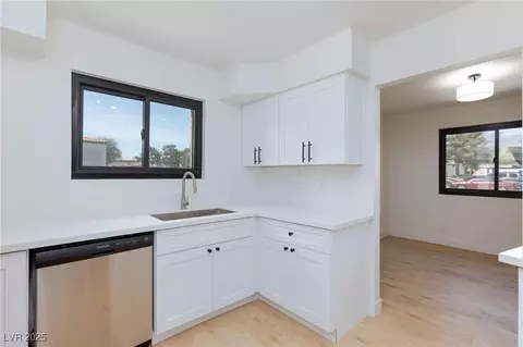 3151 Soaring Gulls Dr #1053, Las Vegas, NV 89128