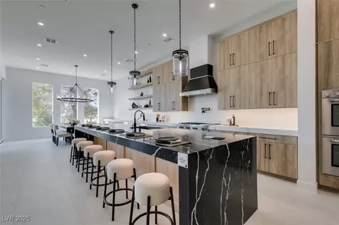 8721 Robinson Ridge Dr, Las Vegas, NV 89117