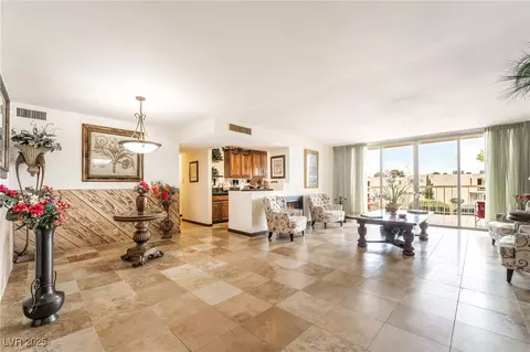 750 S Royal Crest Cir #317, Las Vegas, NV 89169