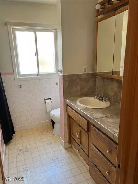 Bath - 1 Cleave Dr, Ely, NV 89301 photo 1 of 2