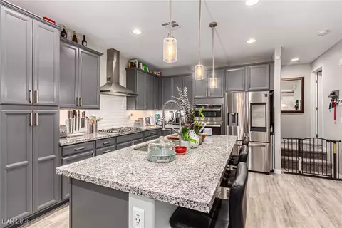 Kitchen - 39 Castleton Tower Ct, Henderson, NV 89011 photo 2 of 4