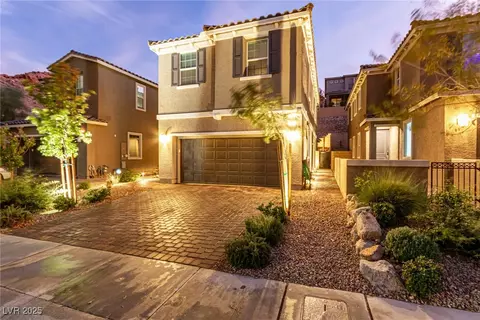 Exterior - 39 Castleton Tower Ct, Henderson, NV 89011 photo 2 of 8