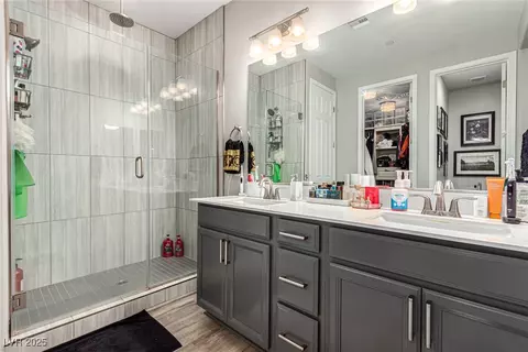 Bath - 39 Castleton Tower Ct, Henderson, NV 89011 photo 2 of 4