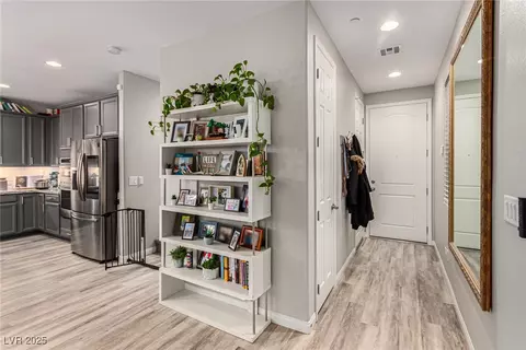 Entry Way - 39 Castleton Tower Ct, Henderson, NV 89011 photo 1 of 4