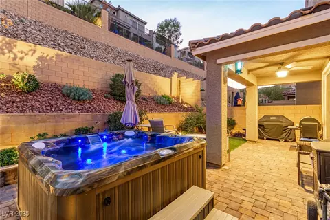 Exterior - 39 Castleton Tower Ct, Henderson, NV 89011 photo 5 of 8