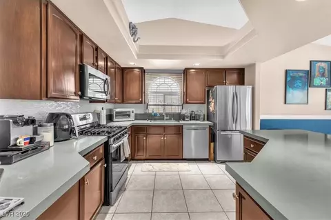 10113 Walhalla Plateau Ct, Las Vegas, NV 89148