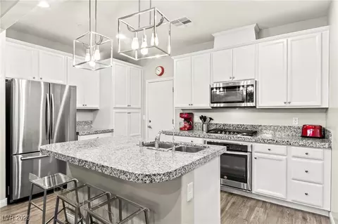 160 Lomita Heights Dr, Las Vegas, NV 89138