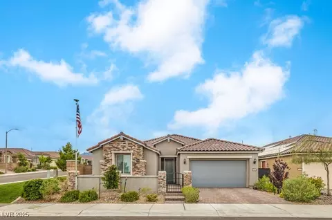 8257 Skye Peak St, Las Vegas, NV 89166