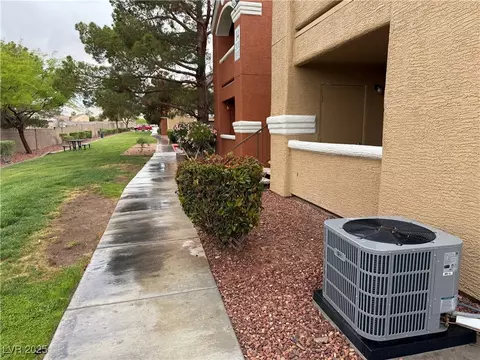 8101 W Flamingo Rd #1102, Las Vegas, NV 89147