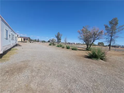 1820 E Pluto St, Pahrump, NV 89048 photo 5
