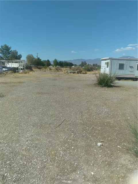 1820 E Pluto St, Pahrump, NV 89048 photo 4