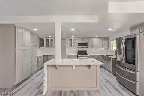 326 Fuente Dr, Henderson, NV 89014