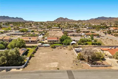 221 E Longacres, Henderson, NV 89015