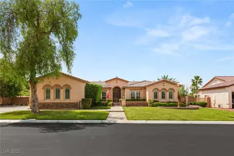 215 Great Gable Dr, Las Vegas, NV 89183