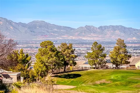 2702 Grand Forks Rd, Henderson, NV 89052