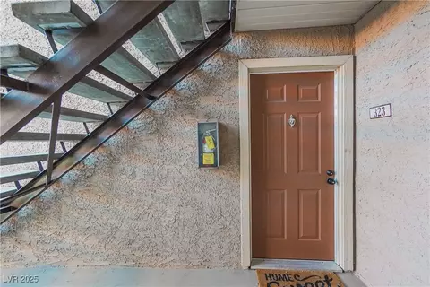 5383 Indian River Dr #323, Las Vegas, NV 89103