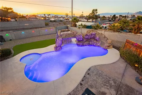200 E Desert Rose Dr, Henderson, NV 89015