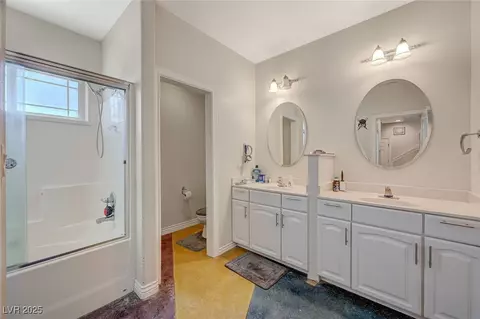 Bath - 1420 Logandale Dr, Logandale, NV 89021 photo 3 of 5
