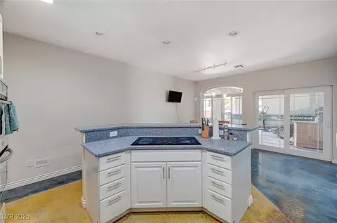Kitchen - 1420 Logandale Dr, Logandale, NV 89021 photo 4 of 4