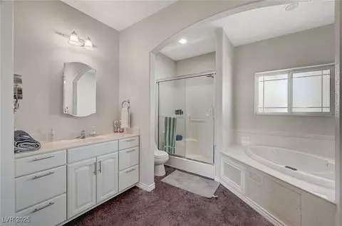 Bath - 1420 Logandale Dr, Logandale, NV 89021 photo 5 of 5