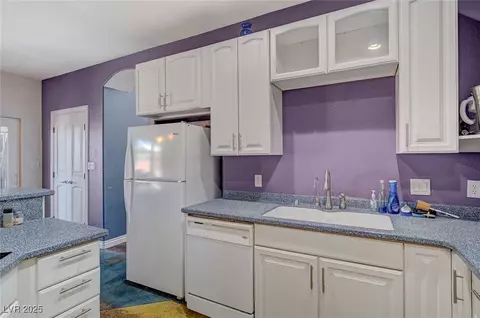 Kitchen - 1420 Logandale Dr, Logandale, NV 89021 photo 3 of 4