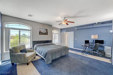 Bedroom - 1420 Logandale Dr, Logandale, NV 89021 photo 4 of 7