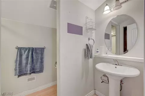 Bath - 1420 Logandale Dr, Logandale, NV 89021 photo 2 of 5