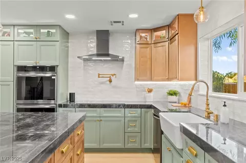6920 Bradley Rd, Las Vegas, NV 89131