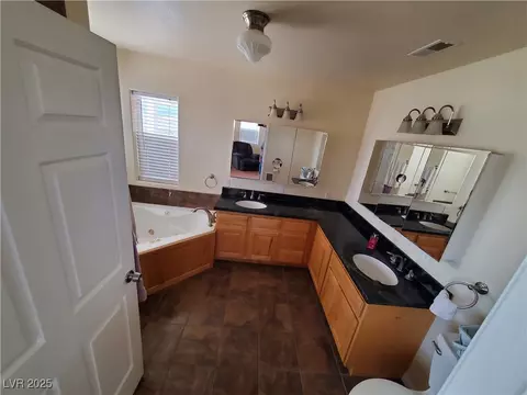 Bath - 5272 Truman Ln, Caliente, NV 89008 photo 2 of 8