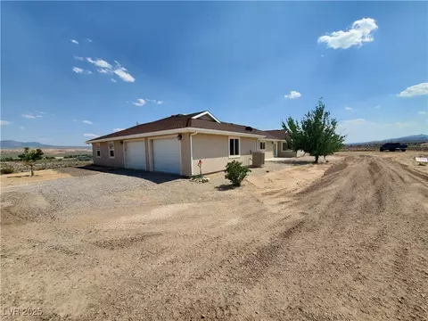 Exterior - 5272 Truman Ln, Caliente, NV 89008 photo 4 of 13