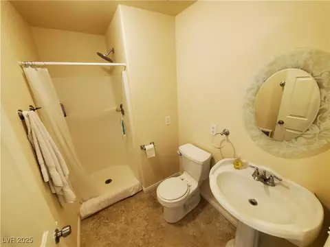 Bath - 5272 Truman Ln, Caliente, NV 89008 photo 4 of 8