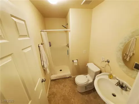 Bath - 5272 Truman Ln, Caliente, NV 89008 photo 5 of 8