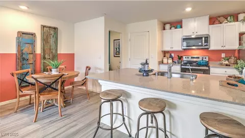 6918 Wrightshire St #24, Las Vegas, NV 89166