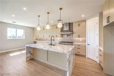 8316 Broad Peak Dr, Las Vegas, NV 89131