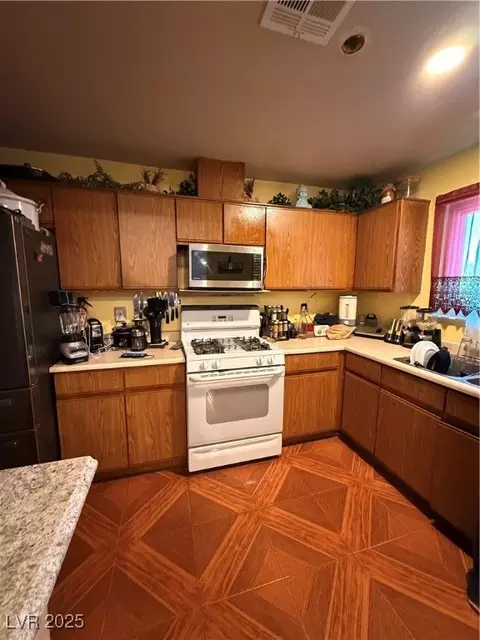 1001 Declaration Dr, Las Vegas, NV 89110
