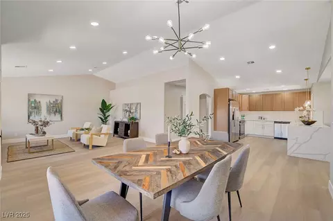 7805 Leavorite Dr, Las Vegas, NV 89128