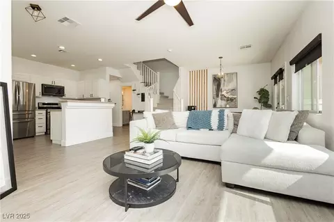 10010 Aspen Rose St #102, Las Vegas, NV 89183