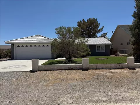 311 Glenoaks St, Pahrump, NV 89048