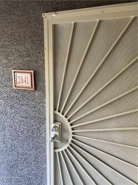 5055 W Hacienda Ave #2041, Las Vegas, NV 89118