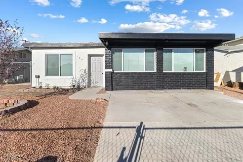 704 Slayton Dr, Las Vegas, NV 89107