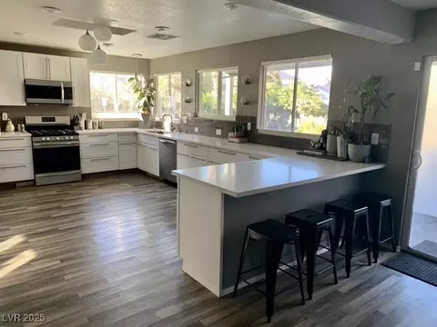 9485 Supernova Ct, Las Vegas, NV 89123