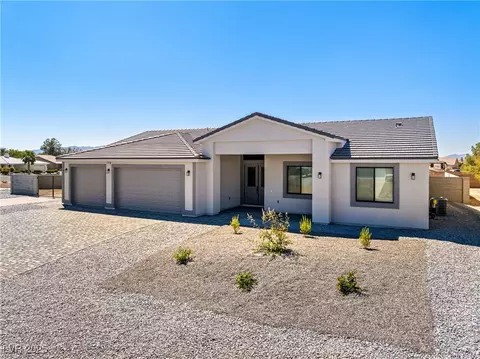 6670 White Eagle Dr, Pahrump, NV 89061