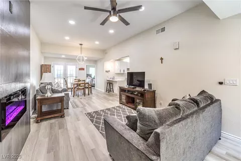4437 Alto Verde Dr, Las Vegas, NV 89119